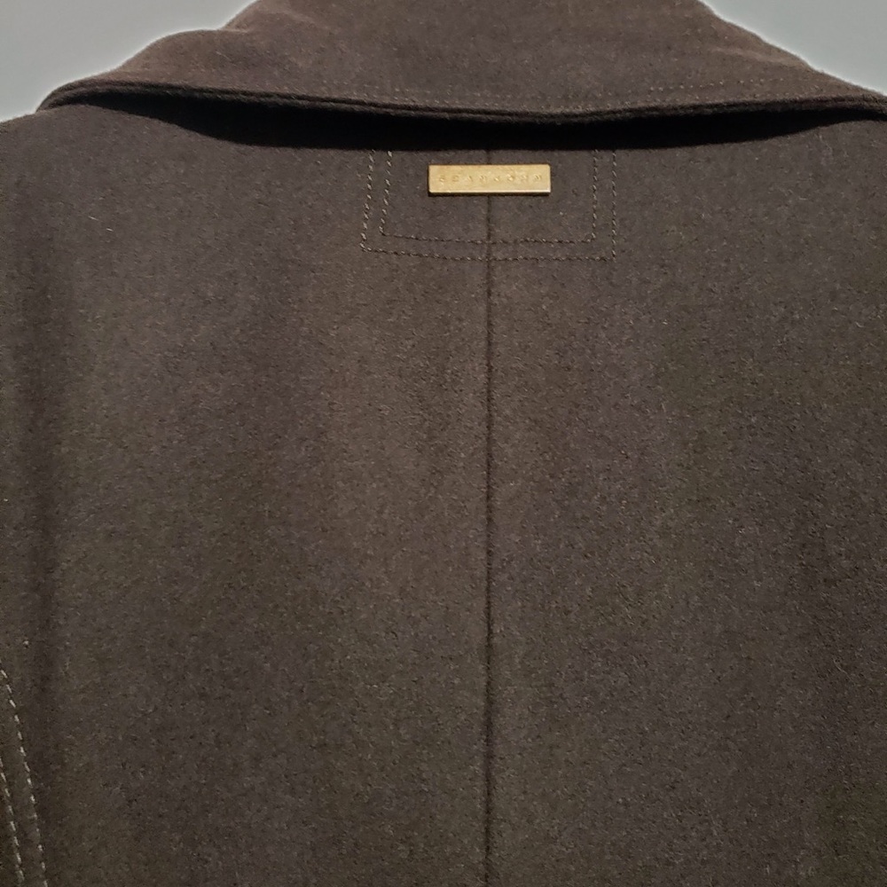 Coat - Picture 7 of 8